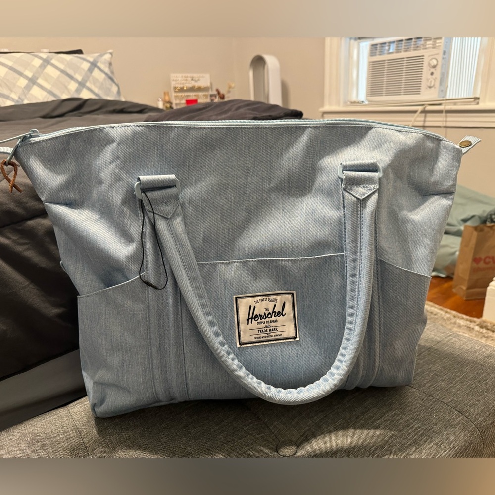 HERSHEL TOTE